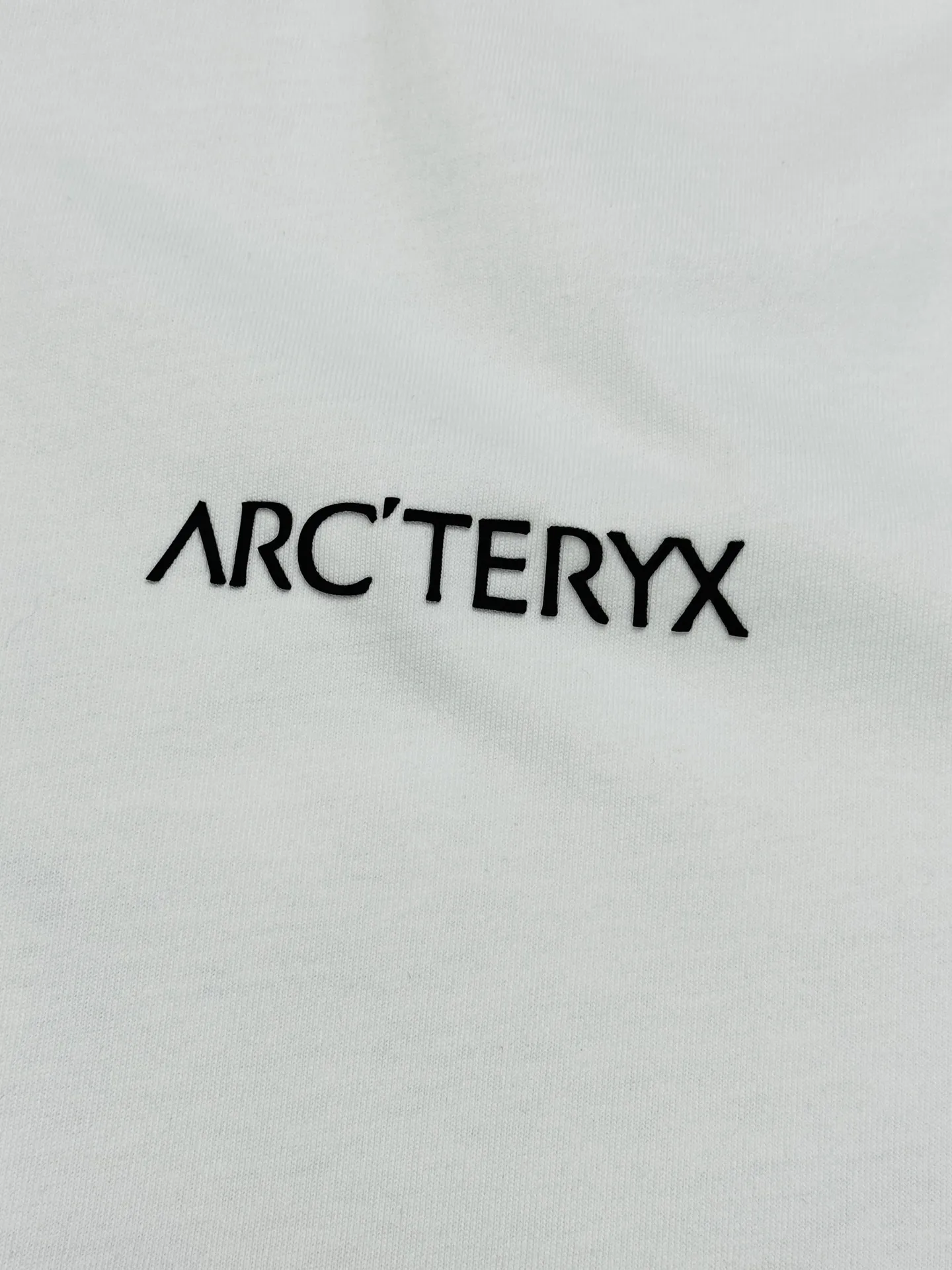175 ⚜️Arc‘teryx T ｜ Versatile . Same Style ❤️ g ， ， ， Breathable ， 、 、 。Classic ， ， ， 、 ， 。 LOGO . Retro ，Retro ， ， 。 ：Classic / / / ， Black White ， ； 、 、 、 ， 、 ， Versatile T。 ！Sizes：S-3XL ❗️（175/145 L）